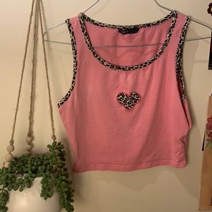 Small pink cheetah heart crop top💗💗